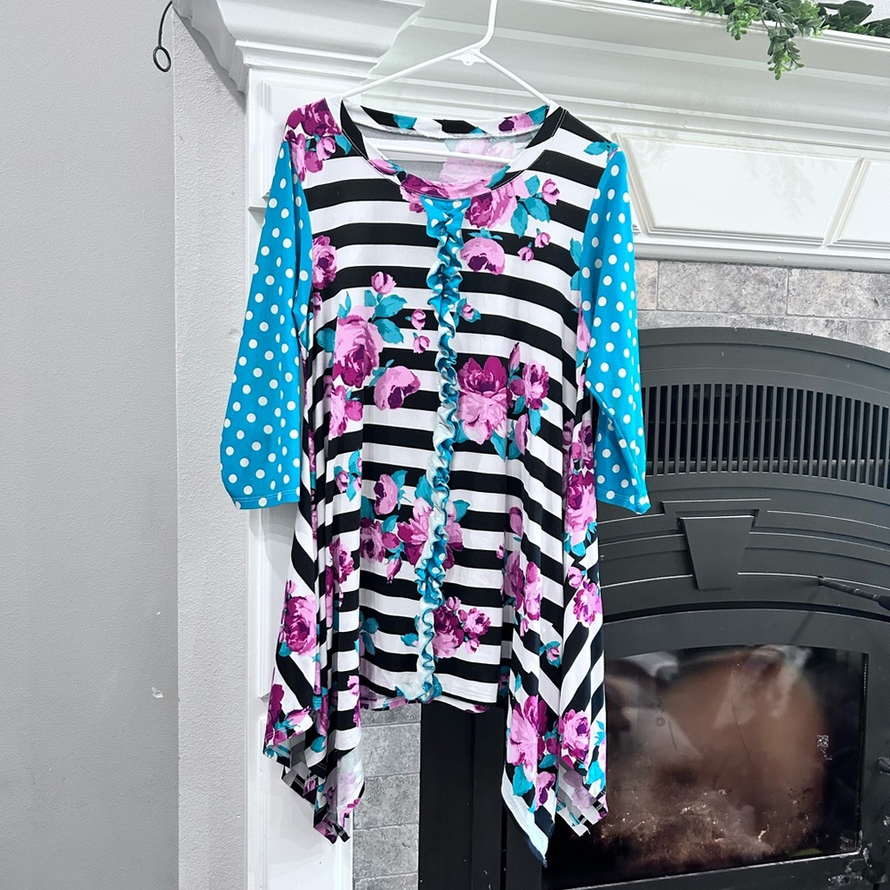 Floral Stripe Ruffle Tunic Top in Black, White &